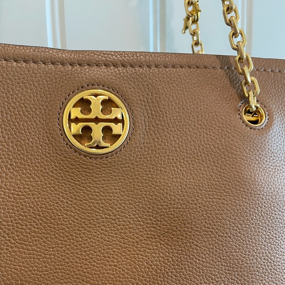 Tory Burch Carson Leather Tote In Moose Brown Gem